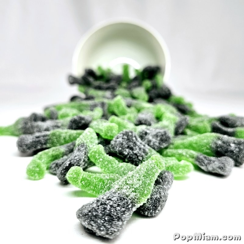 Illustration Bouteilles de Cola Sucrées Vert & Noir