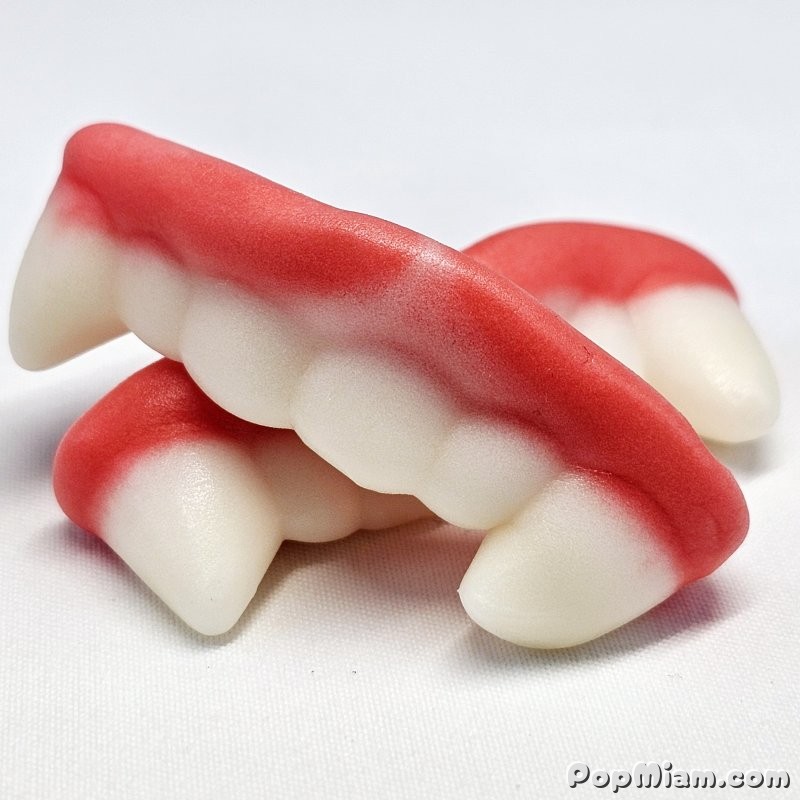 Illustration Dents de Vampire Lisses